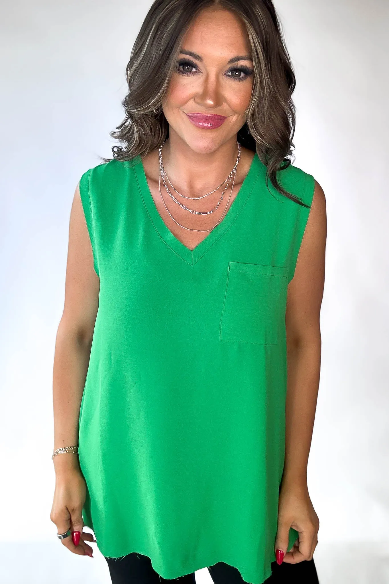 Classy Cool Kelly Green Solid V-Neck Sleeveless Pocket Top