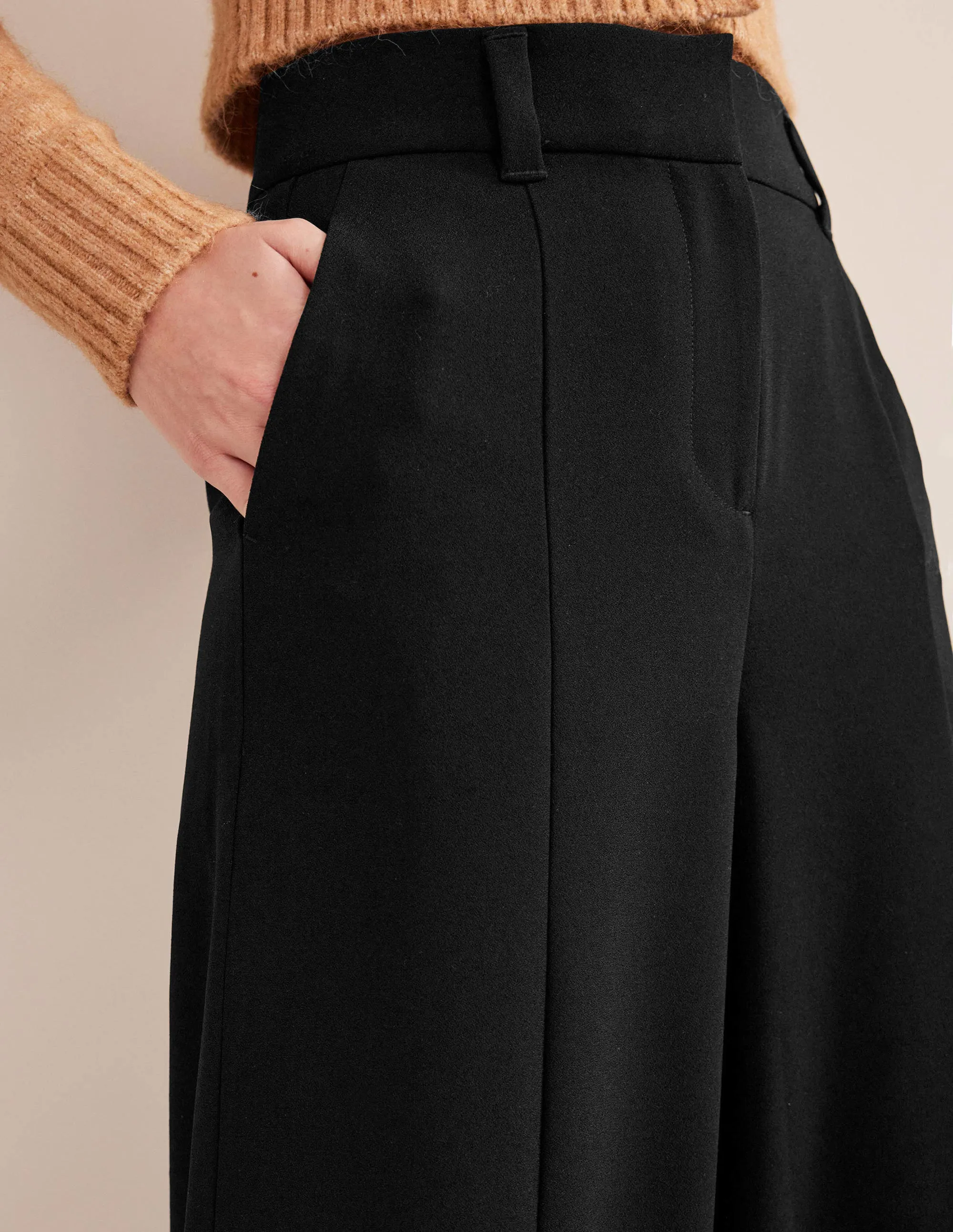 Fluid Wide Leg Culottes-Black